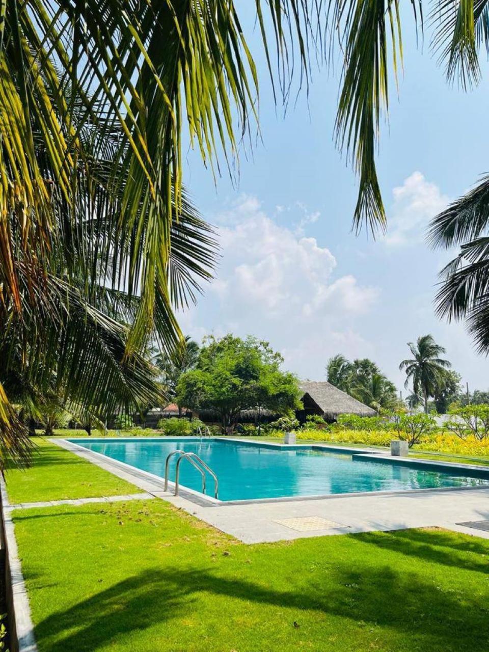 Nn Beach Resort & Spa Nilaveli Exterior foto