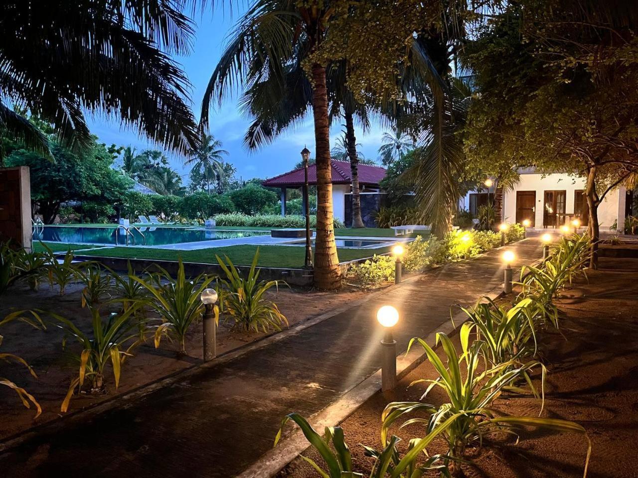 Nn Beach Resort & Spa Nilaveli Exterior foto