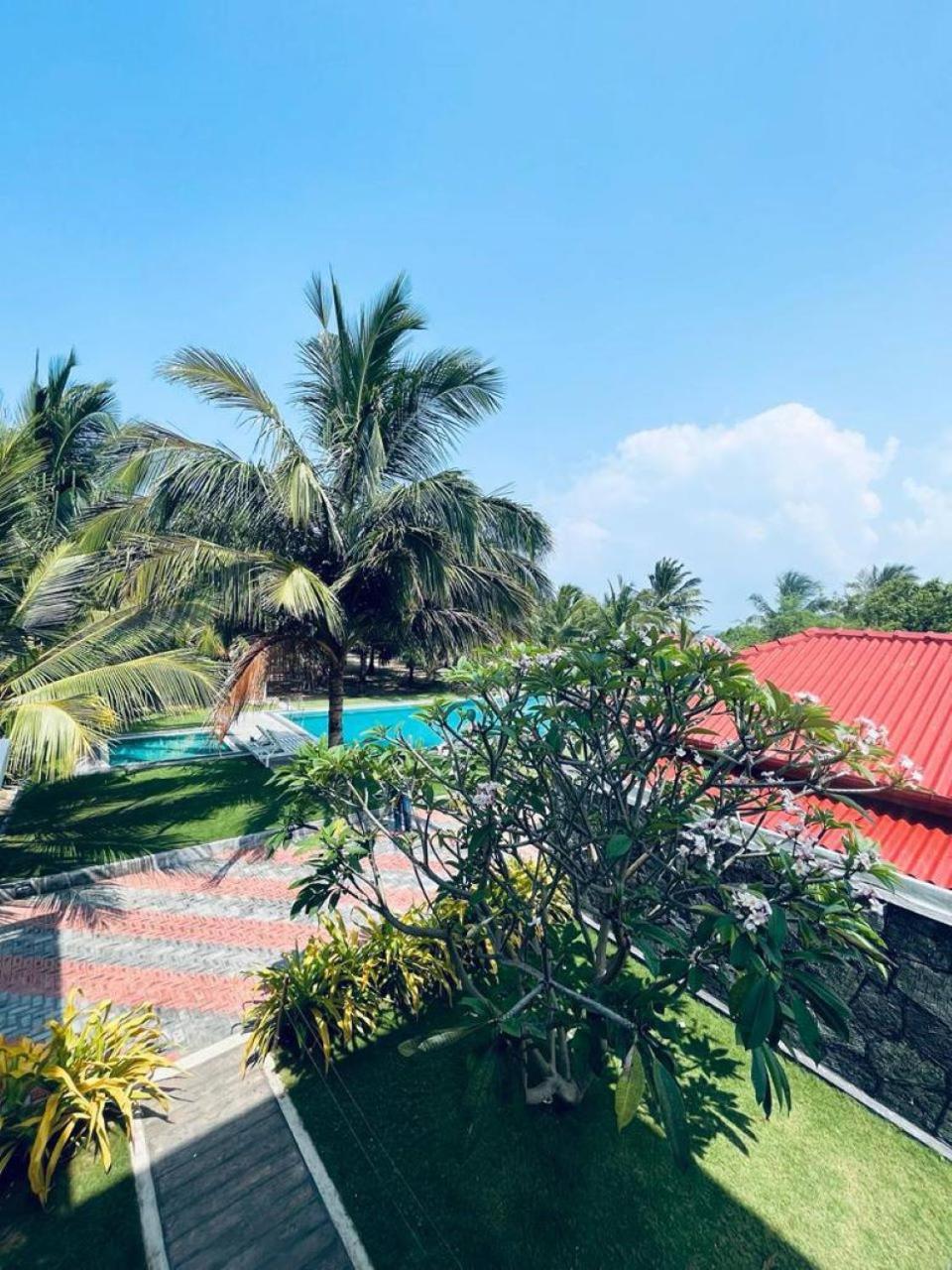 Nn Beach Resort & Spa Nilaveli Exterior foto